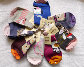 好女春華品牌女襪 精選高品質，舒適與時尚并存